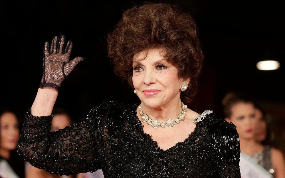 Muere Gina Lollobrigida Actriz De Falcon Crest Y Vacaciones En El