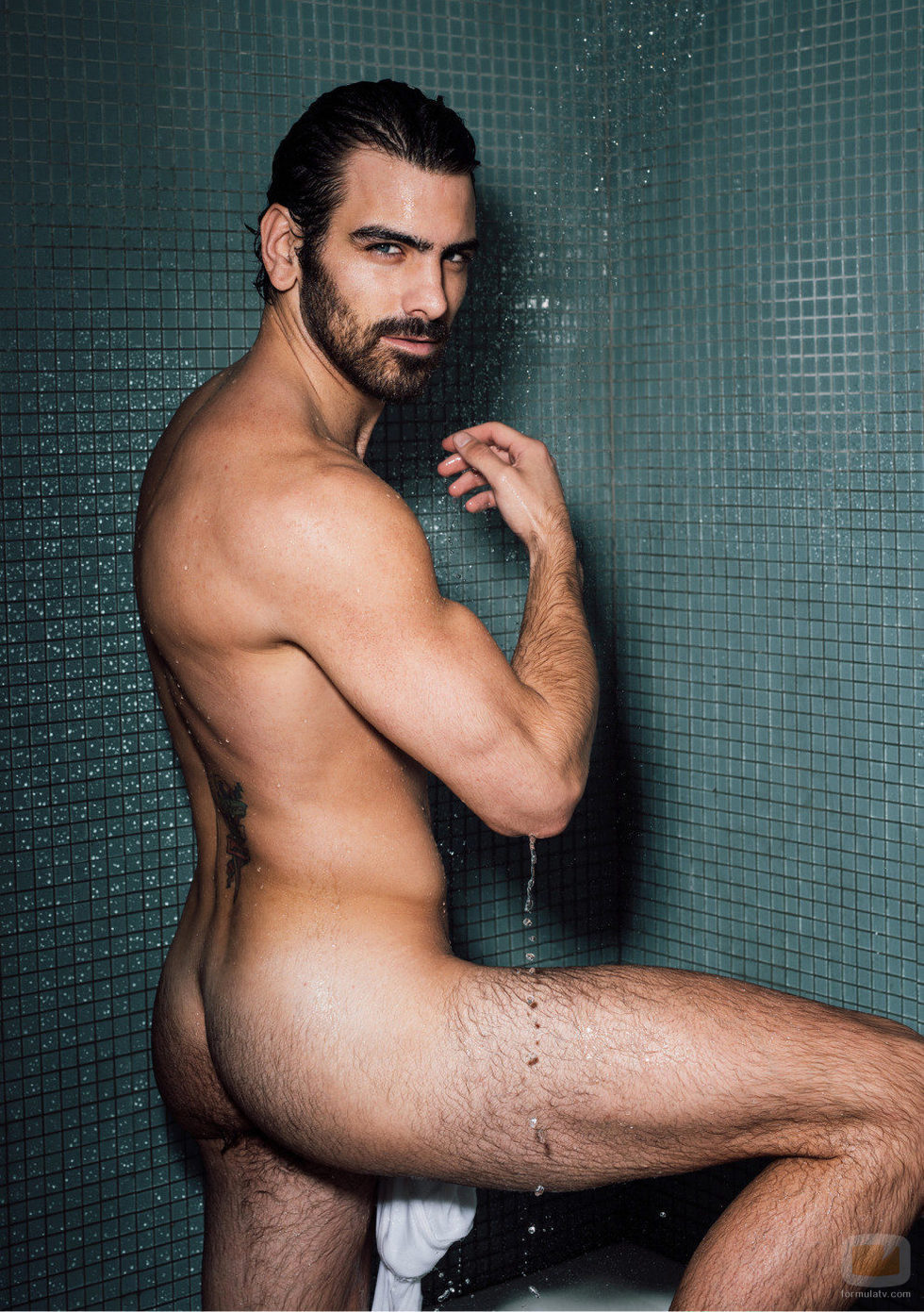 Nyle Dimarco Hace Un Desnudo Integral Y Ense A El Trasero En La Ducha