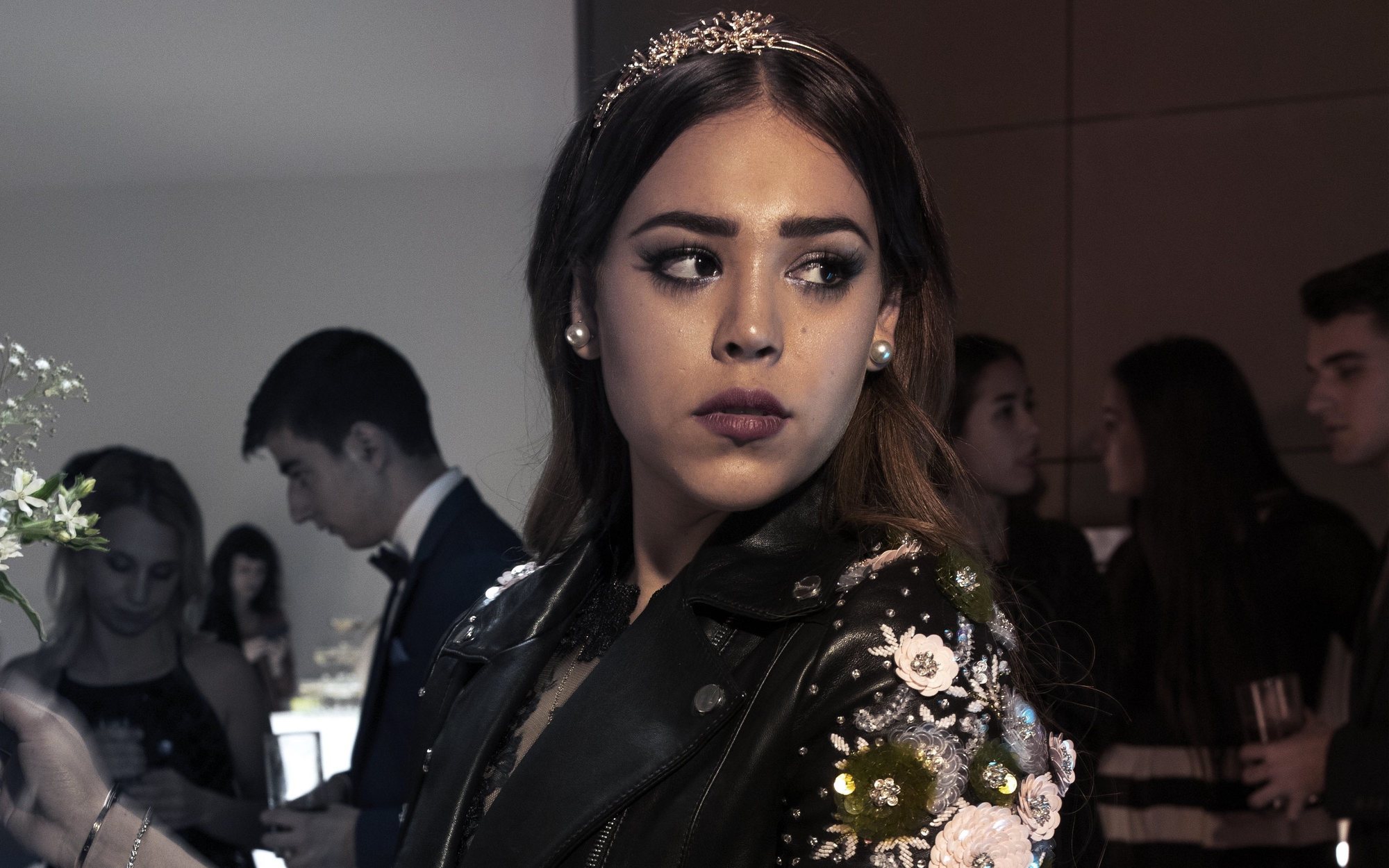 Danna Paola denuncia que llegaron a drogarla y casi abusan de ella en un local de fiesta