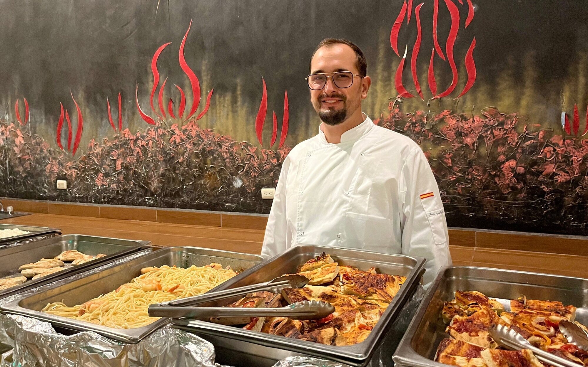 Así es el cocinero de 'Supervivientes': Dar de comer al equipo y crear las recompensas en una zona de escasez