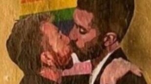 'La revuelta' siembra la polémica con una pintura de Pablo Motos y Broncano besándose: "Supura homofobia"