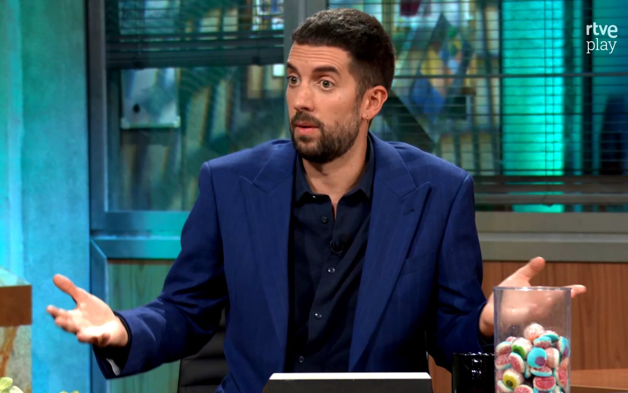 'La revuelta' (19,9%) arrasa con todo y lidera contra 'El hormiguero' (18,2%) y el adiós de 'Babylon Show' (3,6%)