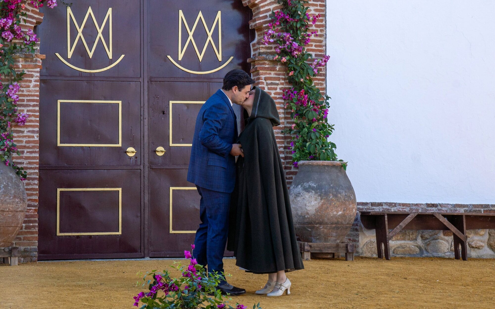 'La promesa' llegará a la ermita de la boda de Jana y Manuel y Curro defenderá a Julia