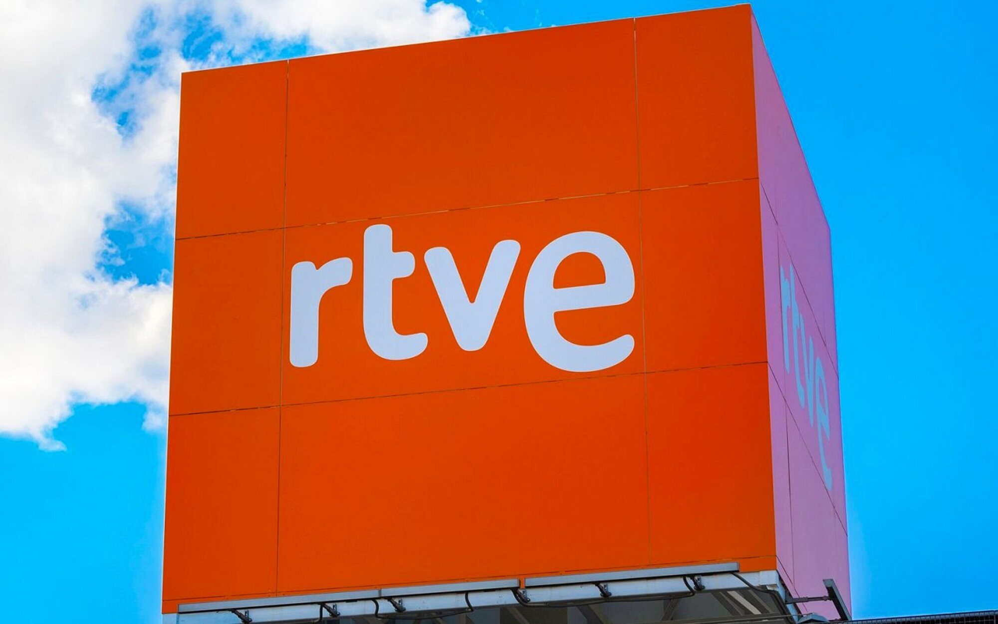 La presidenta de RTVE se pronuncia tras el escándalo de las oposiciones, que ya tienen nueva fecha y tribunal