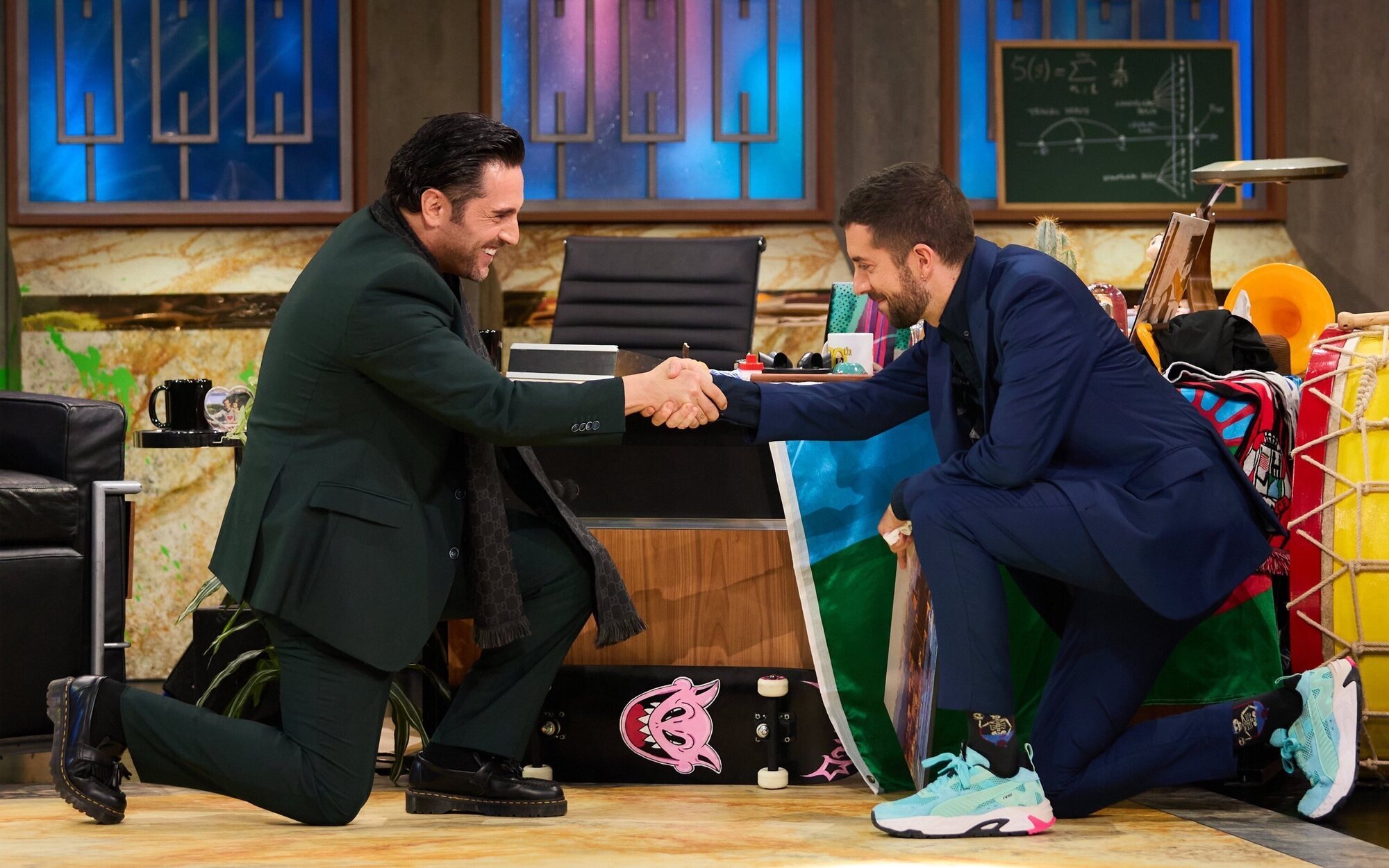 'La revuelta' (15,5%) recupera el liderazgo ante 'El hormiguero' (14%) y 'Hermanos' (12,8%) controla su franja