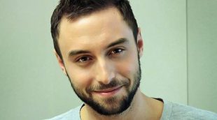 El ganador de Eurovisión 2015, Måns Zelmerlöw, posa desnudo en su aventura de "amor fraternal" en París