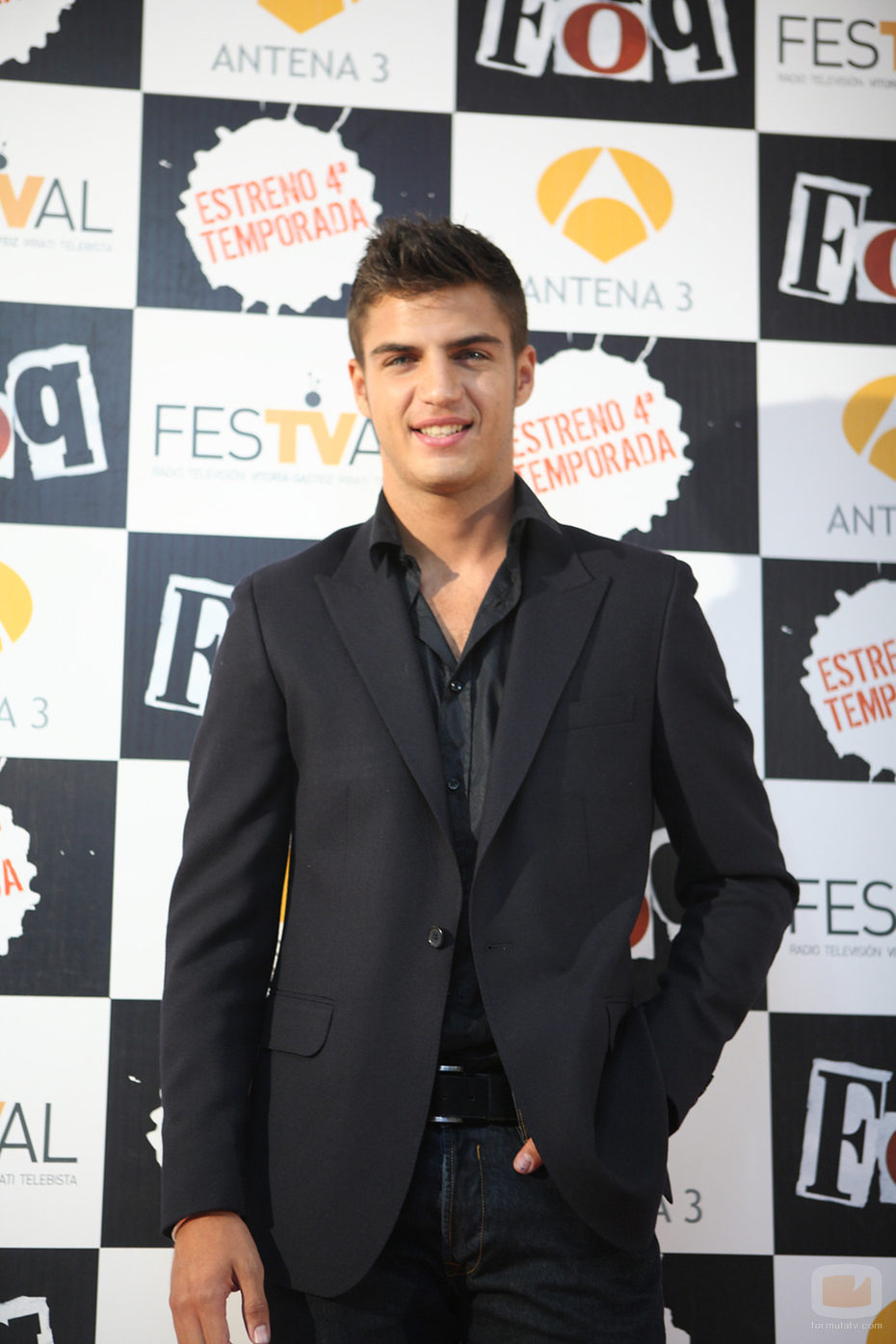 Maxi Iglesias (Cabano) en la première de 'FoQ' (A3)