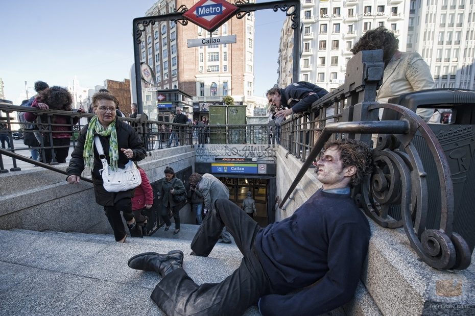 Los zombies llegan a la estación de metro de Callao