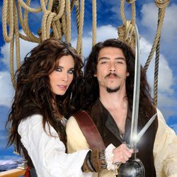 Óscar Jaenada y Pilar Rubio en 'Piratas'