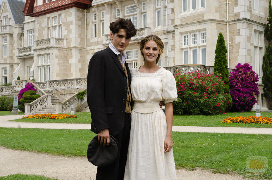 Julio Olmedo y Alicia Alarcón, personajes de 'Gran Hotel'