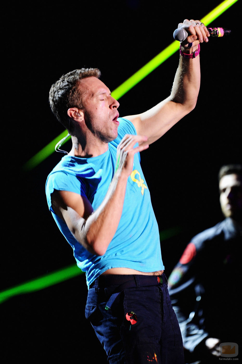 Chris Martin canta en directo en los MTV EMA 2011