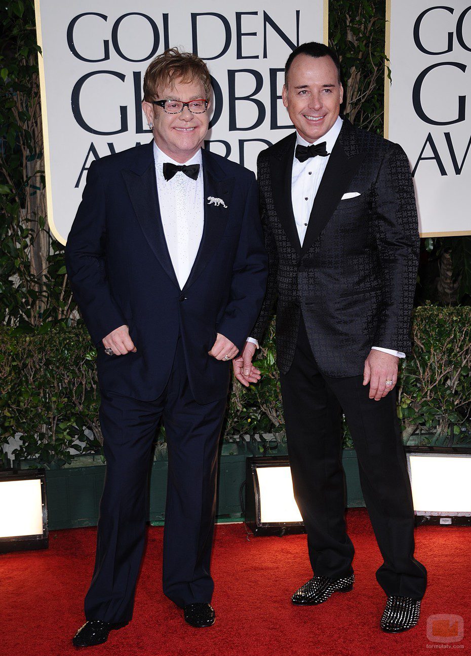 Elton John y David Furnish en los Globos de Oro 2012