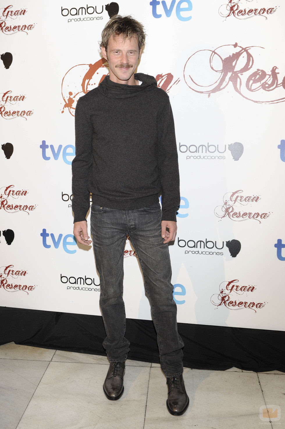 Eloy Azorín de 'Gran Hotel' en la premiere de 'Gran Reserva'