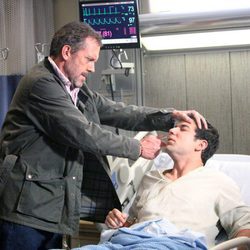 House en una escena del episodio 8x21 de la serie