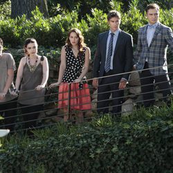 Penn Badgley, Michelle Trachtenger, Leighton Meester, Chace Crawford y Ed Westwick