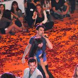 Christian Sánchez y María Hinojosa cantan y bailan en la alfombra naranja del FesTVal de Vitoria 2013