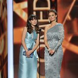 Zooey Deschanel y Emily Deschanel en los Emmy 2013