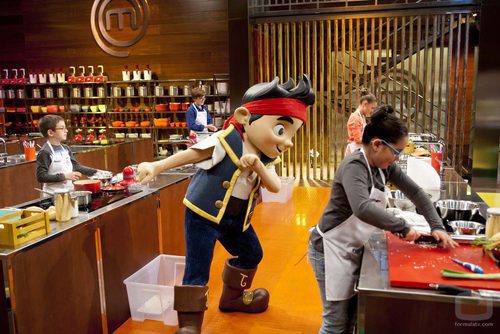 Jake de 'Jake y los piratas de Nunca Jamás' visita 'MasterChef Junior'