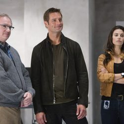 John Billingsley, Josh Holloway y Meghan Ory ('Intelligence')