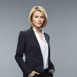 Rachael Taylor es Susie Dunn en 'Crisis'