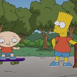 Bart Simpson enseña el monopatín a Stewie Griffin