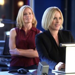 Avery Ryan trabajando junto a Julie Finlay en 'CSI: Las Vegas'