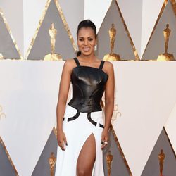 Kerry Washington en la alfombra roja de los Premios Oscar 2016