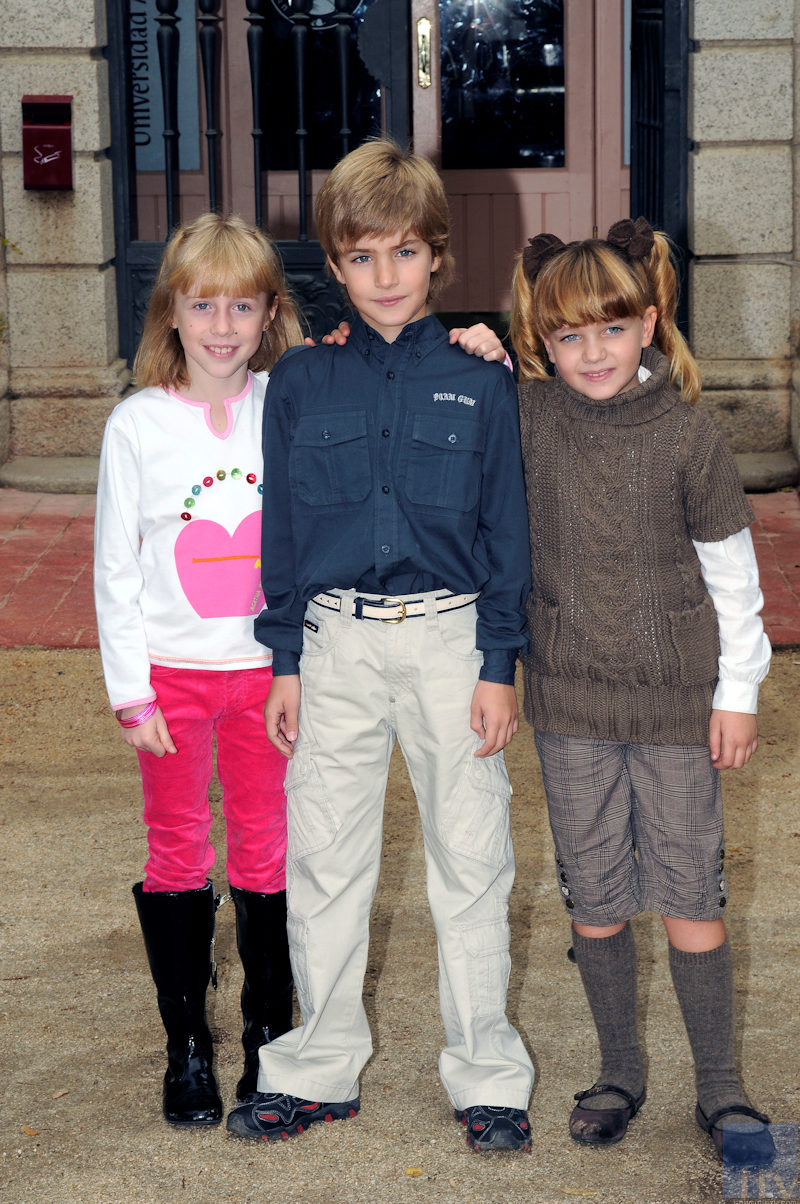 Denisse Peña, Javier Cidoncha y Carlota García de 'El internado'