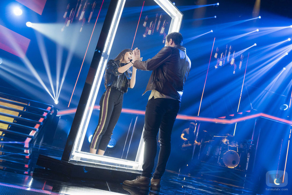 Aitana Ocaña y Luis Cepeda en la gala 1 de 'OT 2017' cantando "No puedo vivir sin ti"