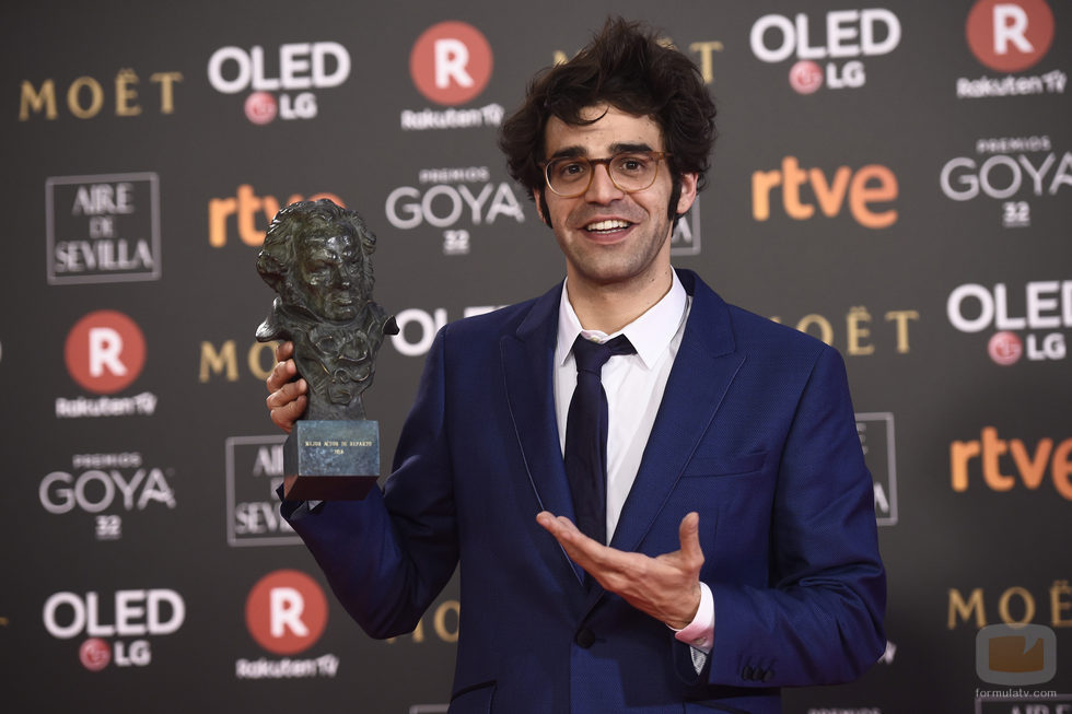 David Verdaguer posa con el premio a Mejor Actor de Reparto en los Goya 2018