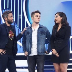 Roberto Leal consuela a Marta y Damion en la Gala 5 de 'OT 2018'