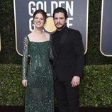 Rose Leslie y Kit Harington posan juntos en la alfombra roja de los Globos de Oro 2020