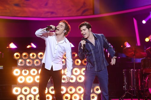 Gemeliers son Àlex Casademunt y David Bustamante en la Gala 2 de 'Tu cara me suena 8'