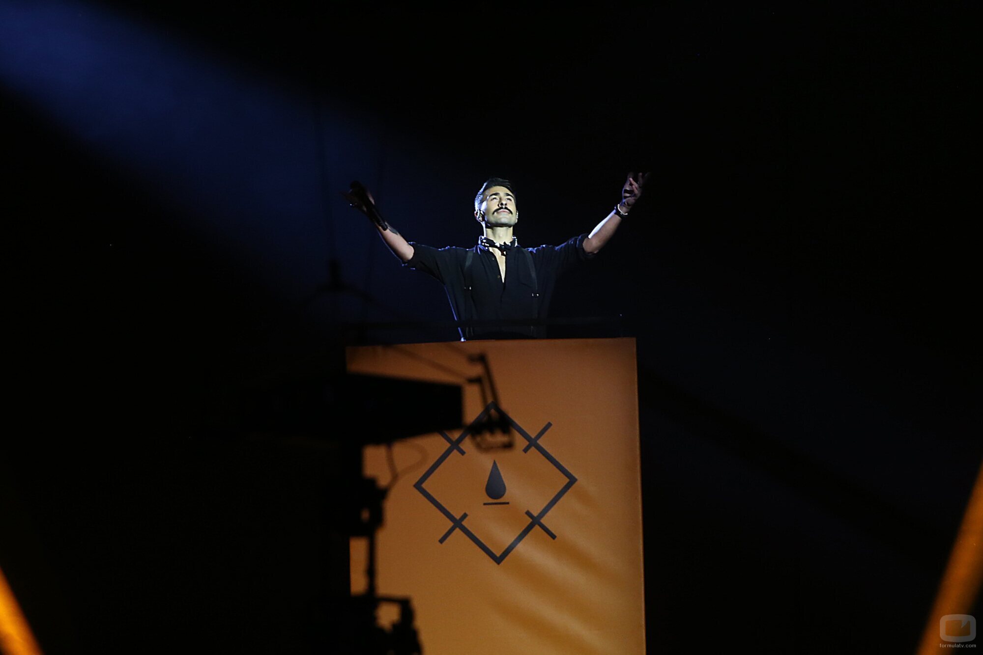 Rayden, desde las alturas en la Semifinal 2 del Benidorm Fest