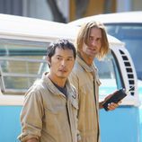 Ken Leung y Josh Holloway durante un capítulo de 'Perdidos'