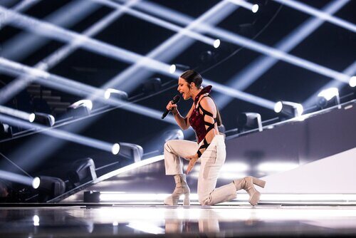 Blanca Paloma cantando en su primer ensayo para Eurovisión 2023