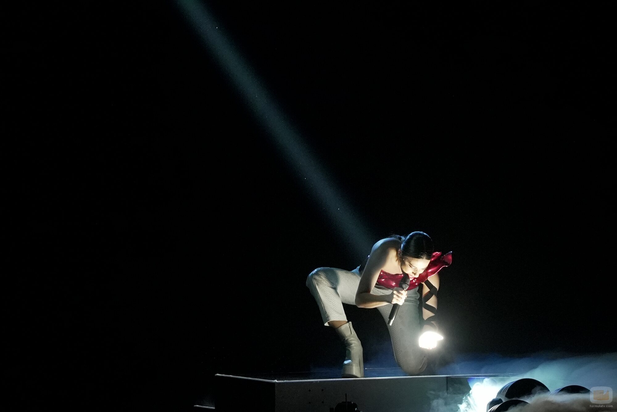 Blanca Paloma juega con la luz en la segunda semifinal de Eurovisión 2023