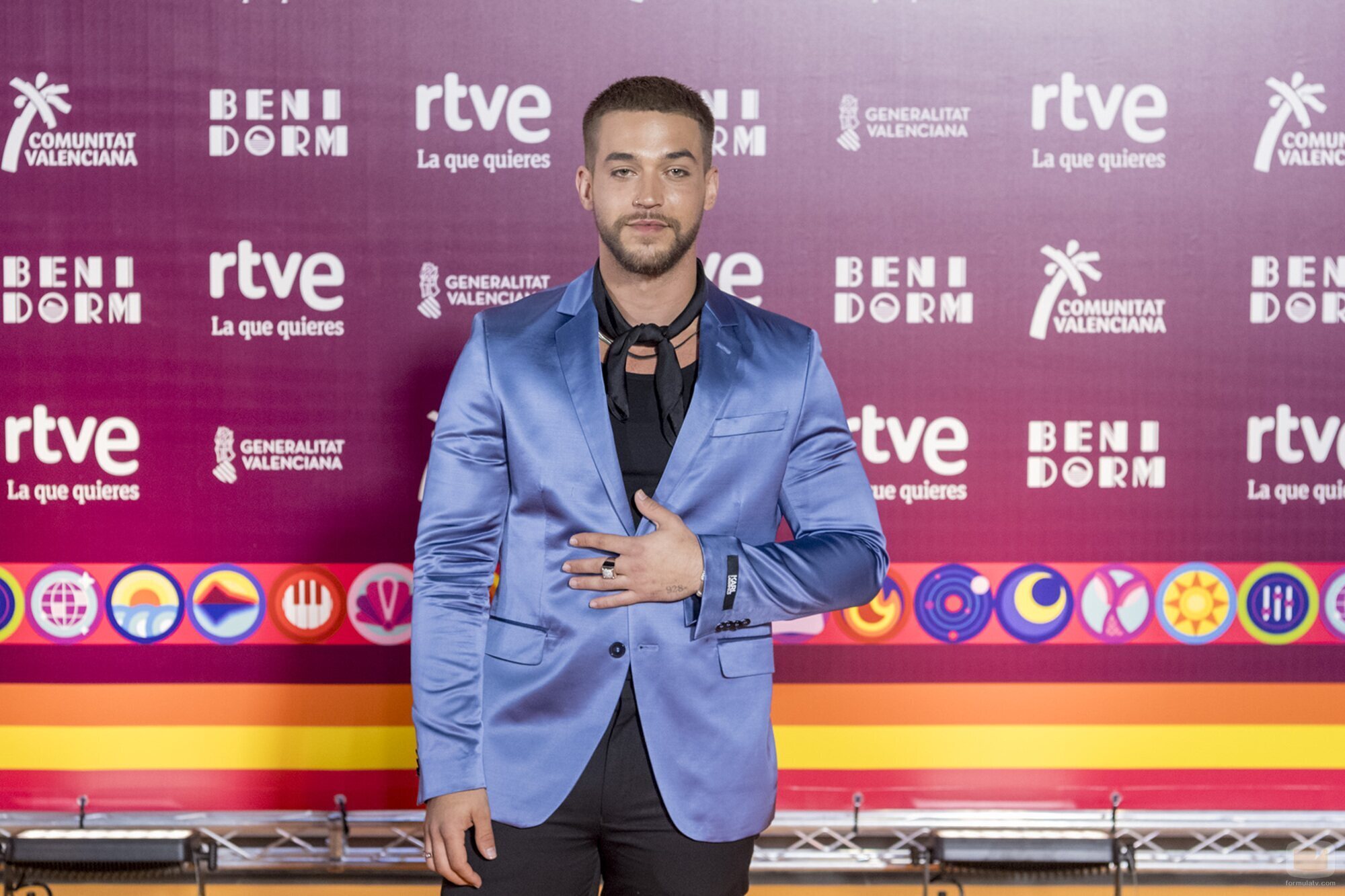 St. Pedro en la alfombra naranja del Benidorm Fest 2024