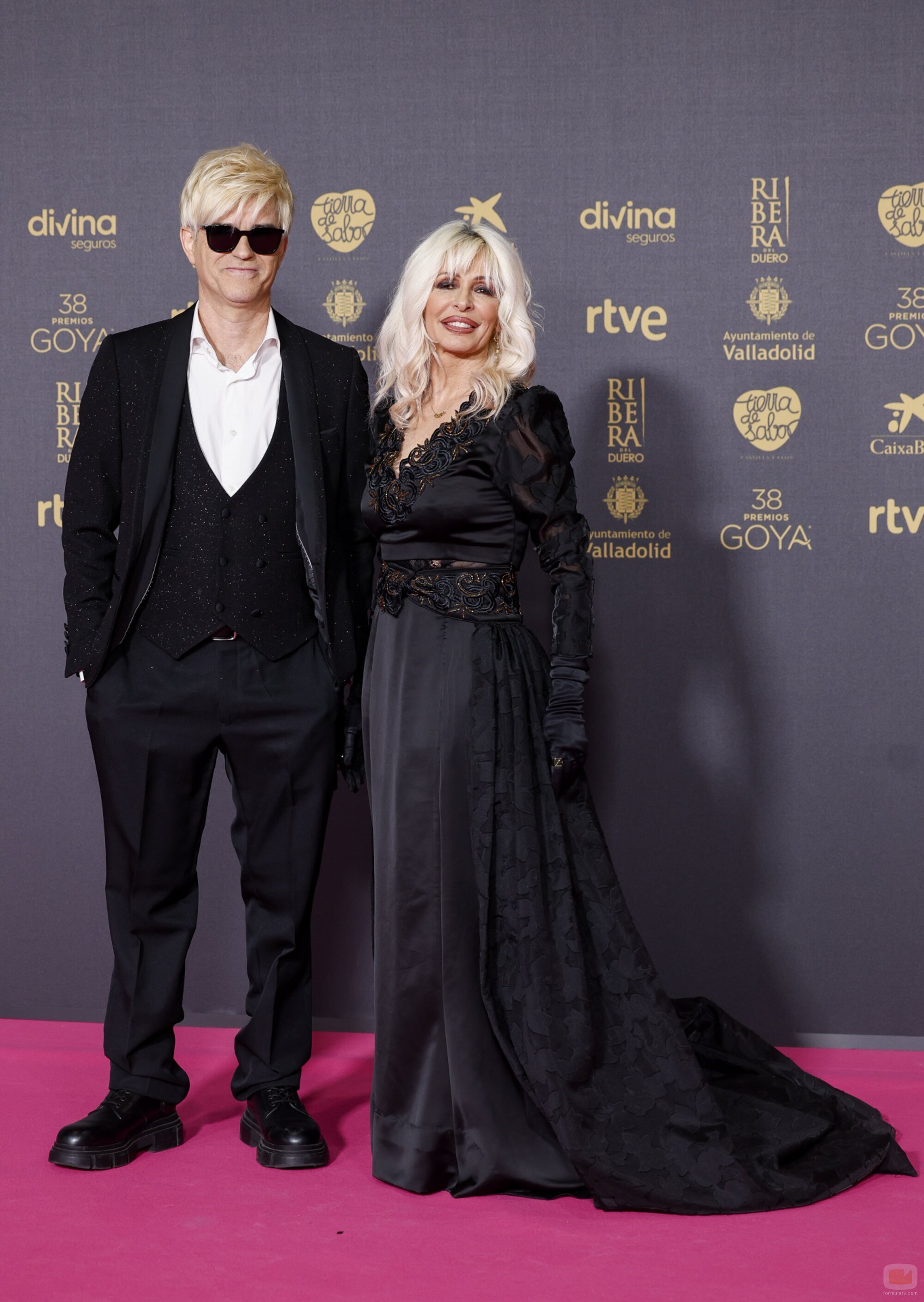 Nebulossa posa en la alfombra roja de los Premios Goya 2024