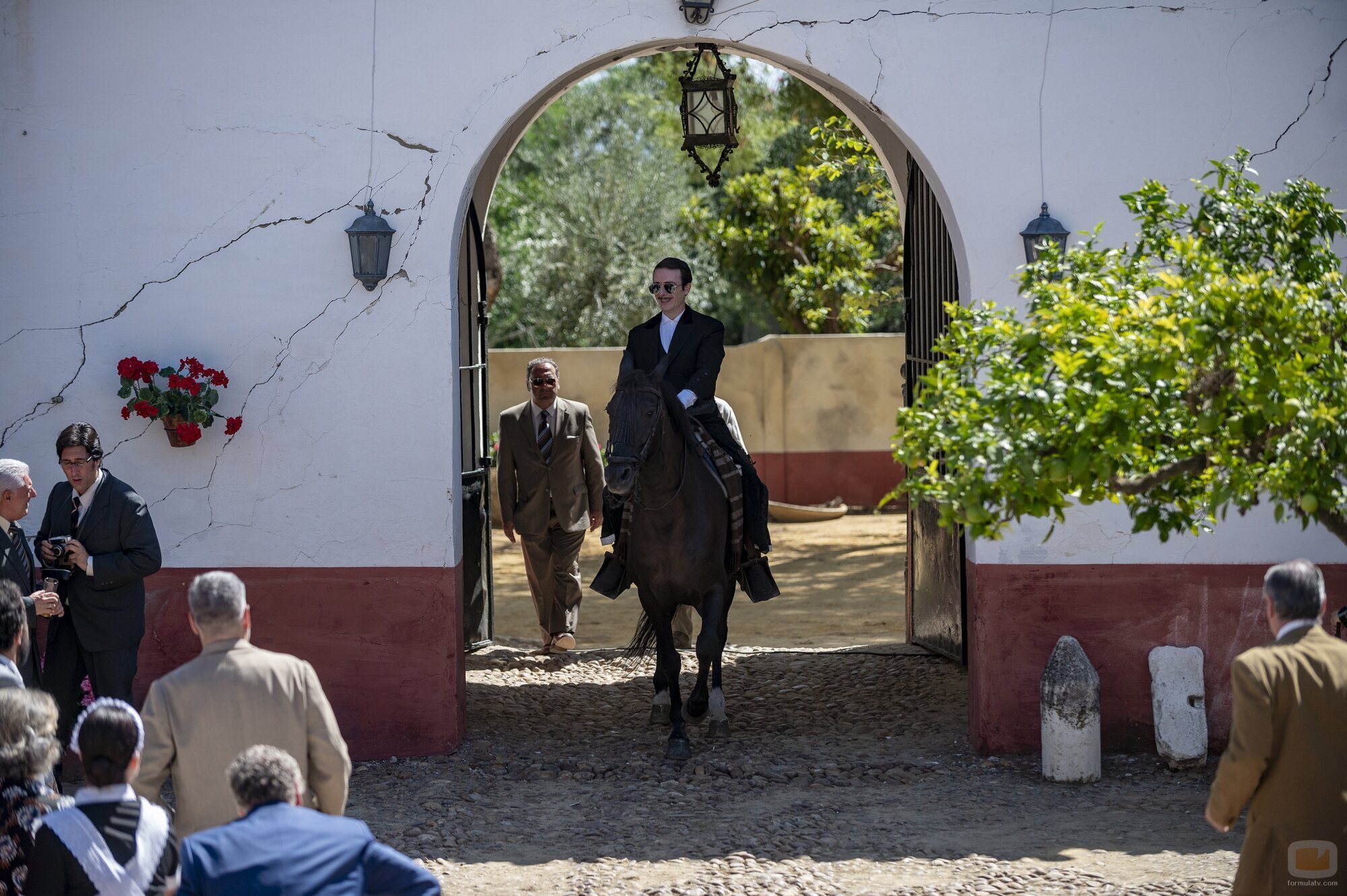 Rafael Pertierra de Medina (Víctor Clavijo) dirige la Finca Los Galindos en 'El Marqués'