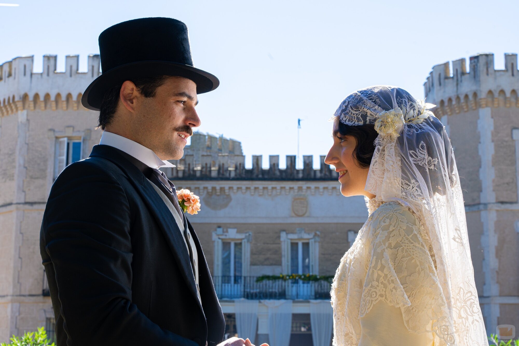 Arturo Sancho y Paula Losada como Manuel y Jimena en 'La promesa'