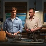 Patrick Gibson y Christian Slater en 'Dexter: Original Sin'