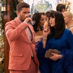 Jack Reynor y Isabelle Adjani en 'Feliz boda' de 'The Perfect Couple'