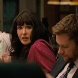 Isabelle Adjani y Sam Nivola en el 1x03 de 'La pareja perfecta'