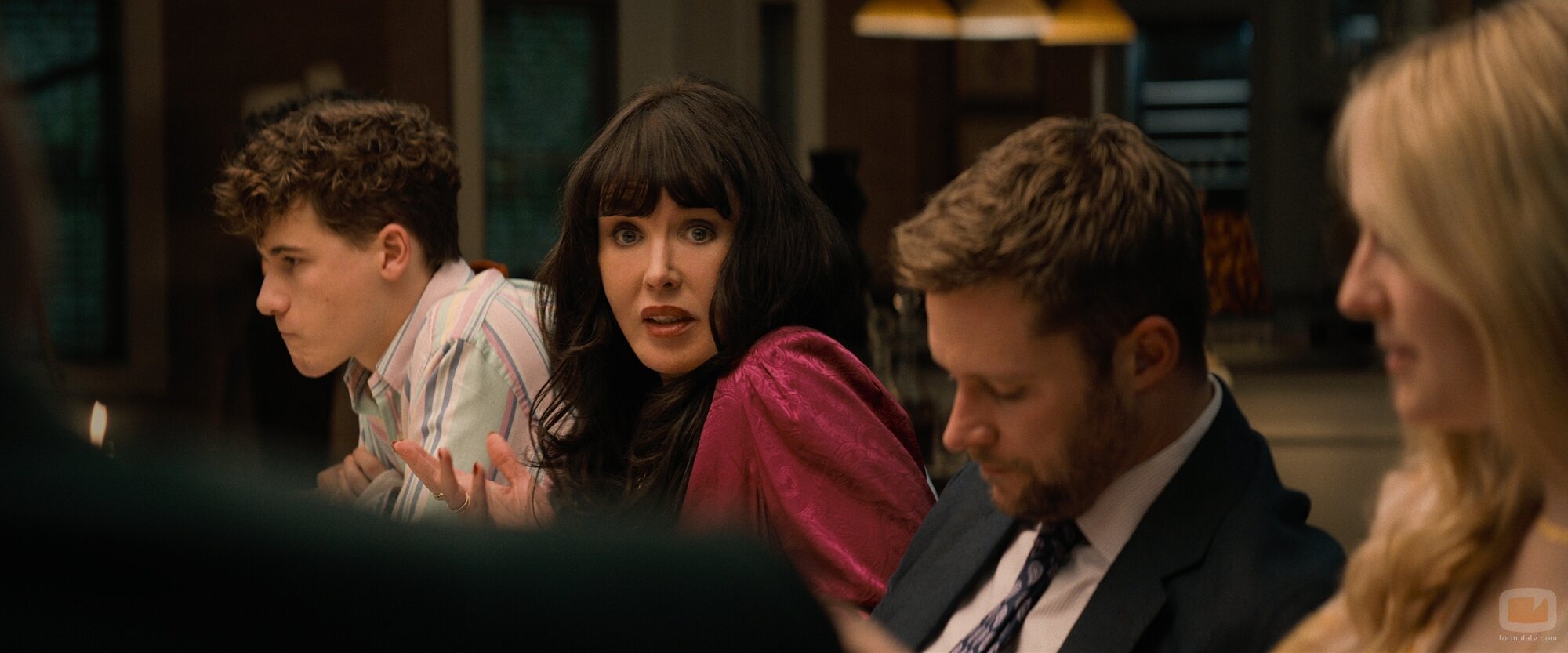 Isabelle Adjani y Sam Nivola en el 1x03 de 'La pareja perfecta'