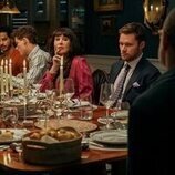 Jack Reynor y Isabelle Adjani en el 1x03 de 'The Perfect Couple'