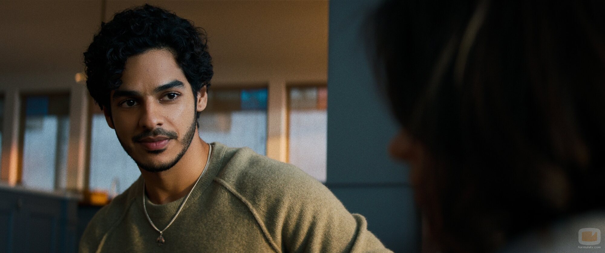 Ishaan Khattar en 'Alguien podría resultar herido' de 'La pareja perfecta'