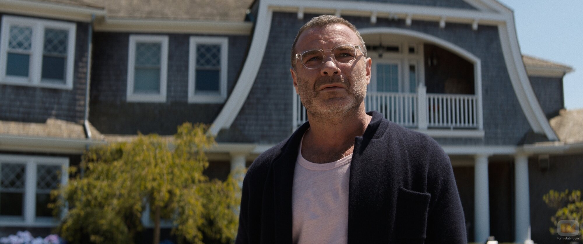 Still de Liev Schreiber en el 1x06 de 'La pareja perfecta'