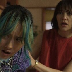 Rashida Jones y Annie the Clumsy en 'Como si te hubieran cambiado' de 'Sunny'