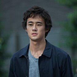 Ren Watabe en el 1x01 de 'Monarch: El legado de los monstruos'